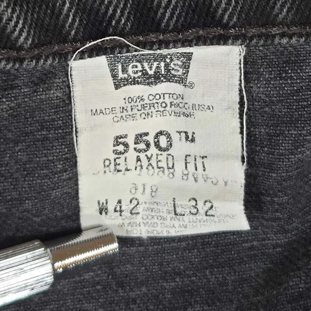 Vintage 80s Levis 550 Black Jeans Mens 42x32 Made in Puerto Rico USA 1989 Frayed